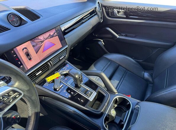 WP1BA2AY6PDA25539 2023 PORSCHE CAYENNE Gray Widok komory silnika