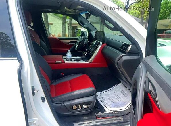 JTJMB7CX5R4065541 2024 LEXUS LX Белый Вид сзади