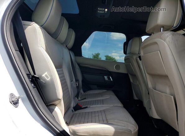 SALRHBBVXHA037088 2017 LAND ROVER DISCOVERY White Widok komory silnika