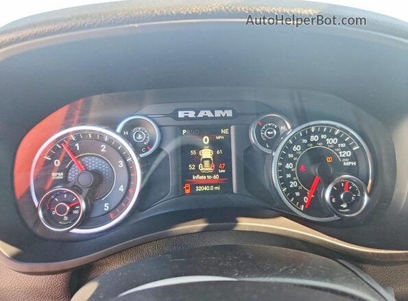 3C6UR5DL2PG537684 2023 RAM 2500 Белый Вид задних сидений