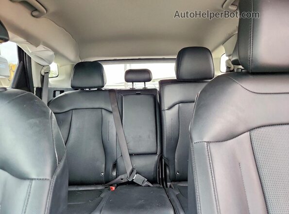 5XYK33DF8TG328992 2026 KIA SPORTAGE Black Вид задньої частини салону