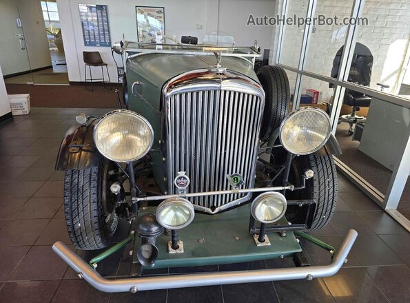 B241GT 1950 BENTLEY MARK Green Rear interior view