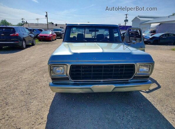 F10GCEE5829 1979 FORD F Silver Vista del compartimento del motor