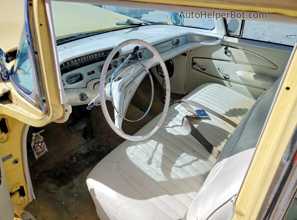 F58L171500 1958 CHEVROLET OTHER Yellow Dashboard view