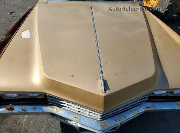 H8146852 1968 CADILLAC 2 Gold Vista interior trasera