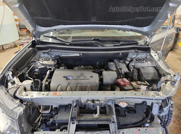 JA4AD2A32LZ048896 2020 MITSUBISHI OUTLANDER Silver Widok komory silnika