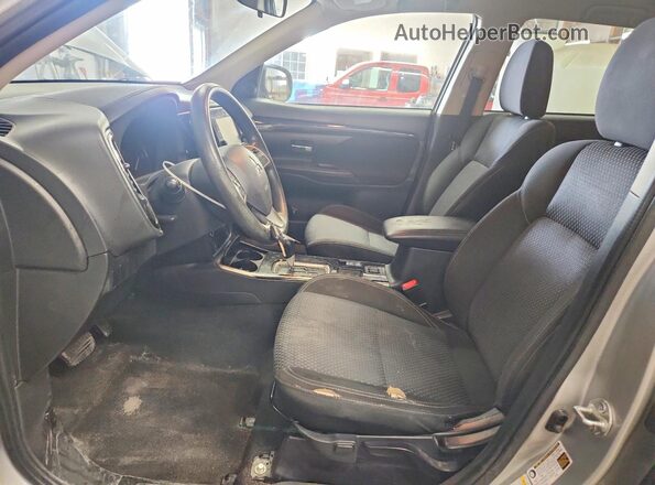 JA4AD2A32LZ048896 2020 MITSUBISHI OUTLANDER Silver Widok wnętrza z przodu