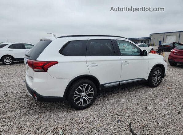 JA4AD3A30GZ025600 2016 MITSUBISHI OUTLANDER Белый Задняя правая четверть