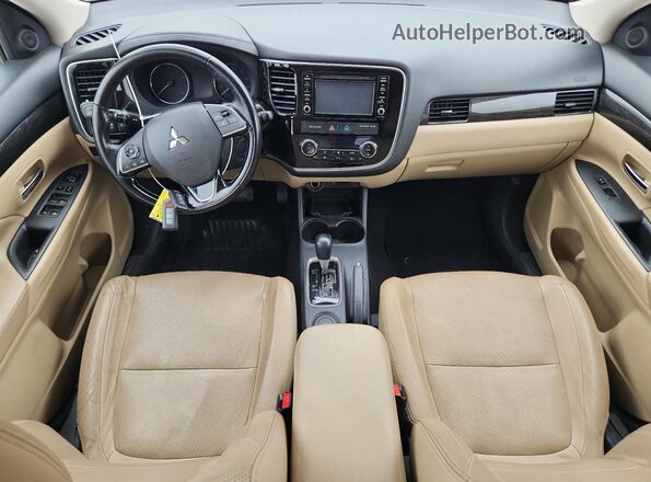 JA4AD3A30GZ025600 2016 MITSUBISHI OUTLANDER Белый Вид панели приборов