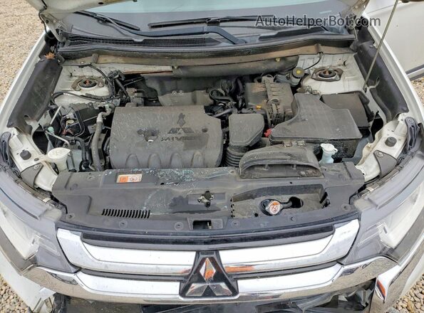 JA4AD3A32HZ062844 2017 MITSUBISHI OUTLANDER White Vista del compartimento del motor