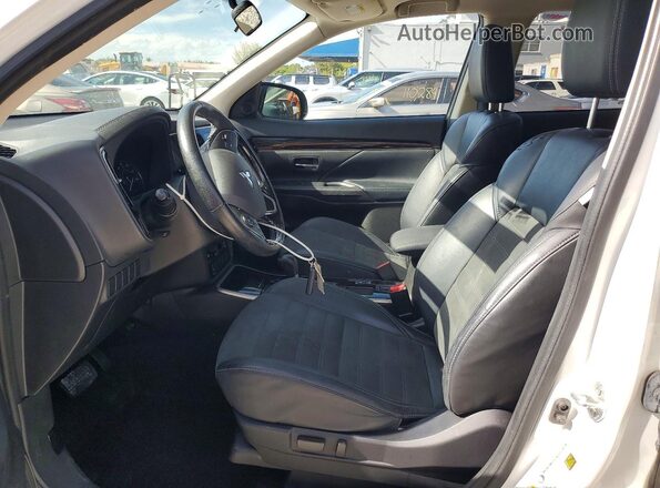 JA4AD3A39KZ025975 2019 MITSUBISHI OUTLANDER Белый Вид салона спереди