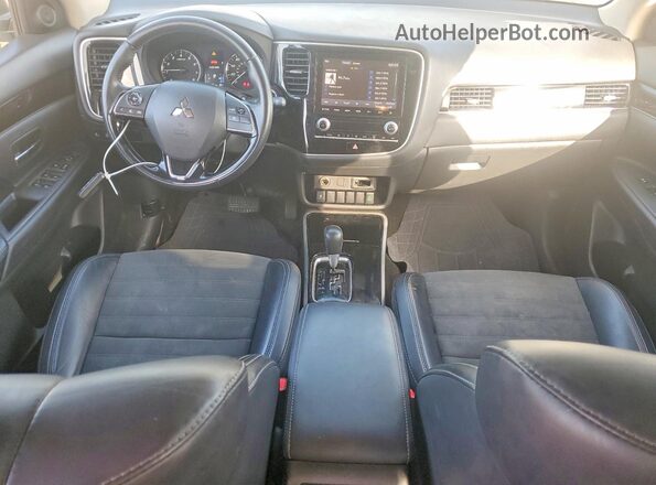 JA4AD3A39LZ043863 2020 MITSUBISHI OUTLANDER Серебряный Вид панели приборов