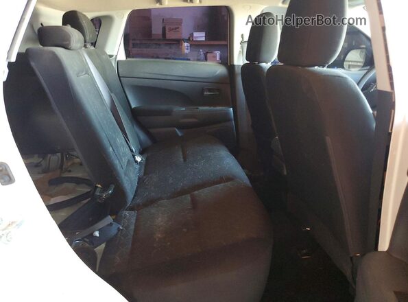 JA4AP3AU0LU006276 2020 MITSUBISHI OUTLANDER White Widok tylnych siedzeń