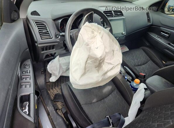 JA4AP3AU1LU001832 2020 MITSUBISHI OUTLANDER Серебряный Вид панели приборов
