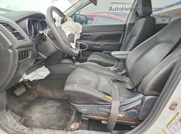 JA4AP3AU2JZ017893 2018 MITSUBISHI OUTLANDER White Vista interior delantera