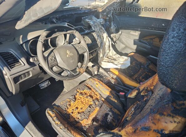 JA4AP3AU4JZ025297 2018 MITSUBISHI OUTLANDER Серебряный Вид панели приборов