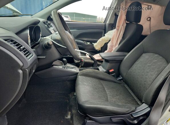 JA4AP3AU5LU002479 2020 MITSUBISHI OUTLANDER Серебряный Вид салона спереди