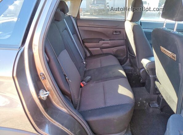 JA4AP3AU6HZ027689 2017 MITSUBISHI OUTLANDER Gray Widok wnętrza z tyłu