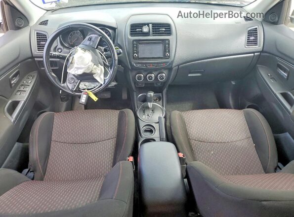 JA4AP3AW5HZ056117 2017 MITSUBISHI OUTLANDER Белый Вид панели приборов