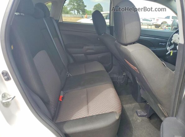 JA4AP3AW5HZ056117 2017 MITSUBISHI OUTLANDER Белый Вид задних сидений
