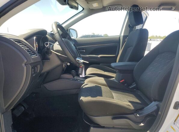 JA4AP4AU1LU030284 2020 MITSUBISHI OUTLANDER Белый Вид салона спереди