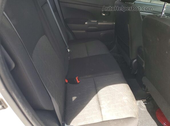JA4AP4AU2LU001781 2020 MITSUBISHI OUTLANDER Белый Вид задней части салона