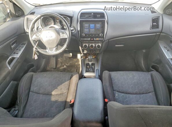 JA4AP4AU3LU024180 2020 MITSUBISHI OUTLANDER Белый Вид панели приборов