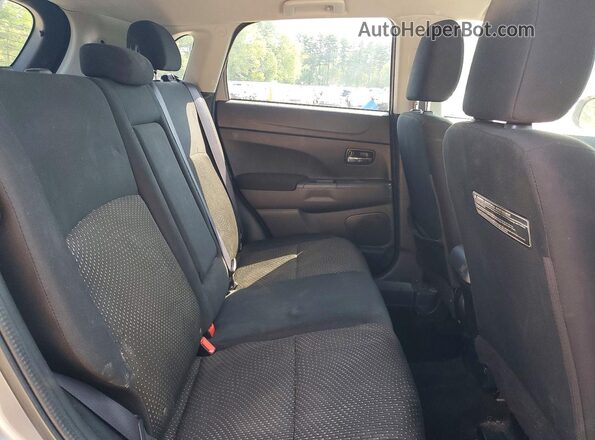 JA4AR3AW4GZ041973 2016 MITSUBISHI OUTLANDER Серебряный Вид задней части салона