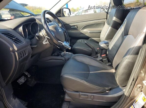 JA4AR4AWXHZ059790 2017 MITSUBISHI OUTLANDER Коричневый Вид салона спереди