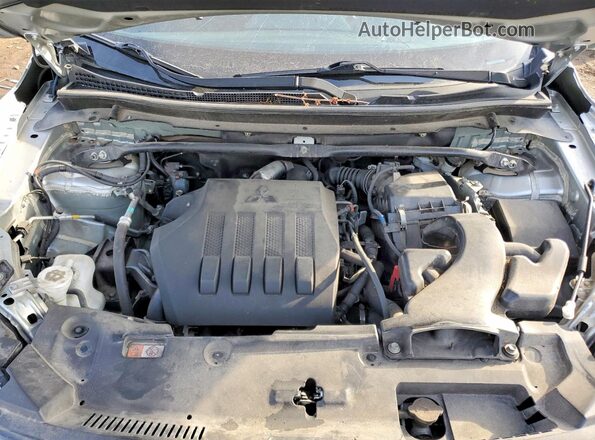 JA4AS3AA0LZ042511 2020 MITSUBISHI ECLIPSE Silver Widok wnętrza z tyłu