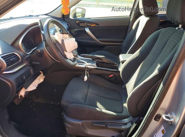 JA4AT4AA2JZ047743 2018 MITSUBISHI ECLIPSE Серебряный Вид салона спереди