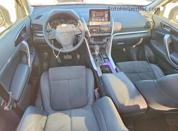 JA4ATWAA2PZ049786 2023 MITSUBISHI ECLIPSE Красный Вид панели приборов