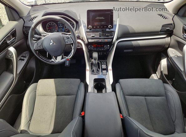 JA4ATWAA4TZ013608 2026 MITSUBISHI ECLIPSE Серебряный Вид панели приборов
