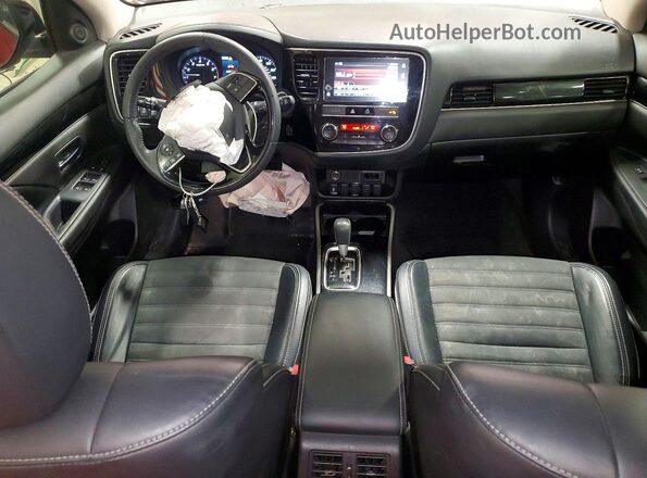 JA4AZ3A32KZ044482 2019 MITSUBISHI OUTLANDER Красный Вид панели приборов