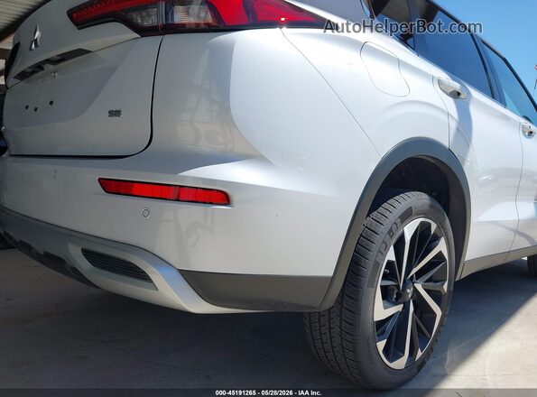 JA4J3VA8XRZ080651 2024 MITSUBISHI OUTLANDER White 