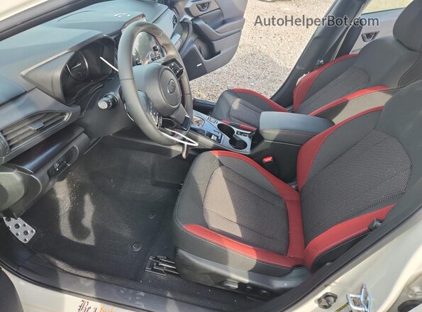 JF1GUHJC2S8251817 2025 SUBARU IMPREZA Белый Вид салона спереди