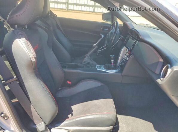 JF1ZCAC11H9602704 2017 SUBARU BRZ Silver Widok tylnych siedzeń