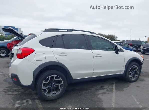 JF2GPADC2HH249399 2017 SUBARU CROSSTREK Белый Вид задней части салона