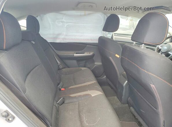 JF2GPADC9H8255913 2017 SUBARU CROSSTREK Серебряный Вид задних сидений