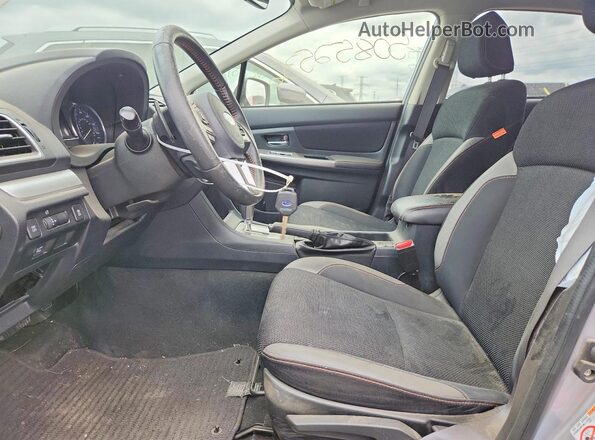 JF2GPADC9H8255913 2017 SUBARU CROSSTREK Серебряный Вид салона спереди