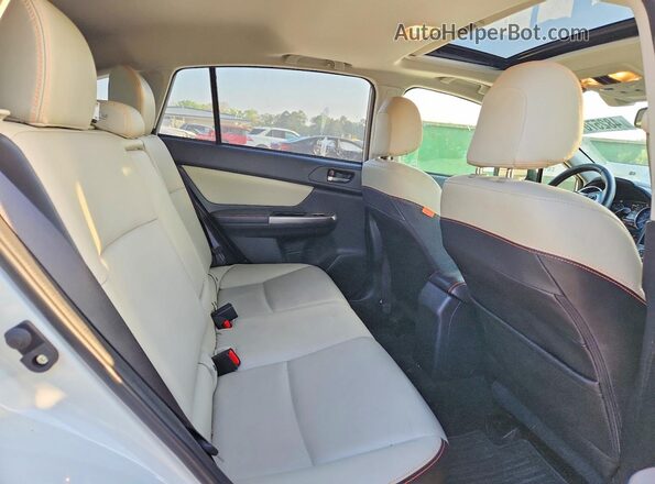 JF2GPANC7G8345543 2016 SUBARU CROSSTREK White Vista interior trasera
