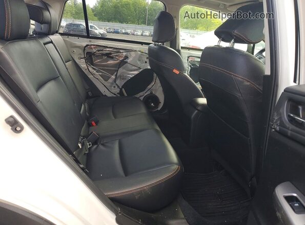 JF2GPANCXHH273738 2017 SUBARU CROSSTREK White Widok tylnych siedzeń