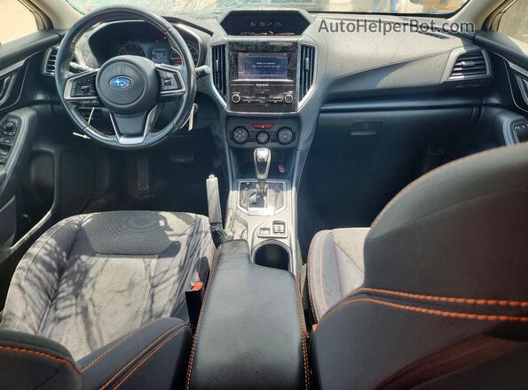 JF2GTABC2J8325482 2018 SUBARU CROSSTREK White Widok deski rozdzielczej