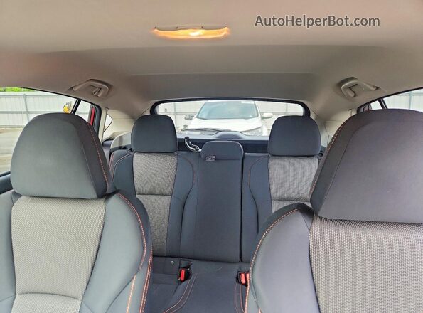 JF2GTABC4JH285650 2018 SUBARU CROSSTREK Red Widok tylnych siedzeń