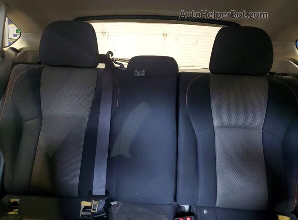 JF2GTABC4JH288662 2018 SUBARU CROSSTREK Silver Widok tylnych siedzeń
