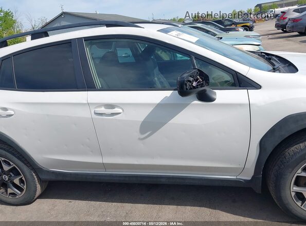 JF2GTABC7JH224518 2018 SUBARU CROSSTREK Белый Вид задней части салона