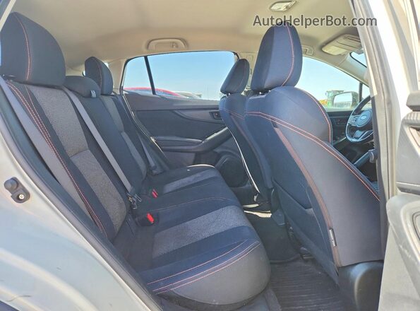 JF2GTADC4JH313816 2018 SUBARU CROSSTREK Белый Вид задней части салона