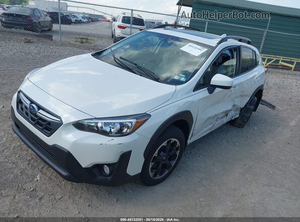 JF2GTAEC3M8300171 2021 SUBARU CROSSTREK White Vista tres cuartos delantera izquierda
