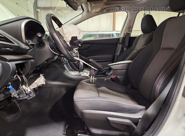 JF2GTAEC4KH258641 2019 SUBARU CROSSTREK White Вид салону спереду