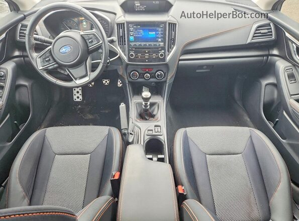 JF2GTAEC6JG325437 2018 SUBARU CROSSTREK Silver Widok deski rozdzielczej